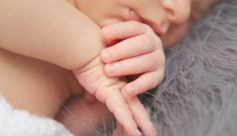 Bebê com covid-19 está bem e estável