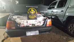 Homem é flagrado pacotes de cigarros do Paraguai