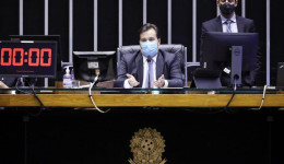 Câmara adia eleições municipais para novembro