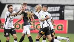Corinthians vence e segue em busca de lugar na Libertadores
