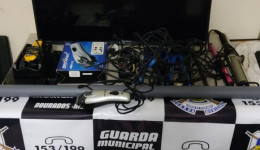 Guarda municipal encontra vários  produtos abandonados 