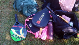 De jogo de Beach Tennis para delegacia