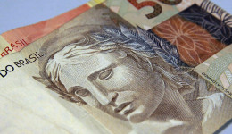 Caixa paga hoje auxílio emergencial a nascidos em junho