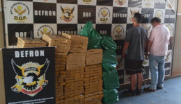 Defron prende dois homens por tráfico