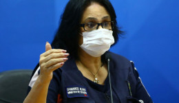 Ministra Damares Alves testa positivo para a covid-19