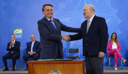 Presidente oficializa reajuste de 33,23% para professores