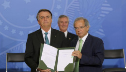 Presidente assina decreto para reduzir IOF sobre câmbio