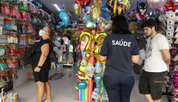 Confiança do comércio volta a crescer após dois meses