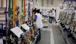 Economia Indústria cresce 0,1% em abril, diz IBGE