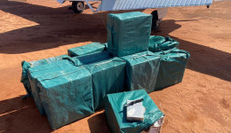 FAB intercepta avião com 500 quilos de cocaína