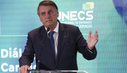 Bolsonaro diz que reajustará salário de servidores em 2023