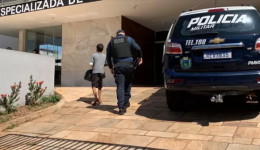 Criança de 12 anos percorre 15 quilômetros para fugir da mãe