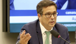 Presidente do BC diz que inflação ainda está 