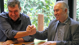 Eduardo Riedel toma posse como governador neste domingo