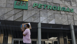 Petrobras reduz preço da gasolina em 4,66% para distribuidoras
