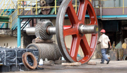 Produção industrial cresce 0,4% de julho para agosto