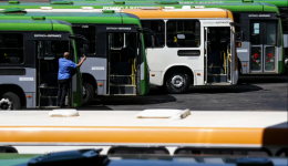 Setor de serviços tem queda de 0,3% em setembro, aponta IBGE