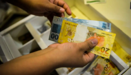Caixa paga Bolsa Família a beneficiários com NIS de final 2