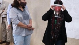 Prefeitura veta doação de máscaras a grupo de risco; quem não usar será multado 