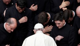 Papa Francisco defende união civil entre homossexuais