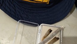 Homem é preso pela GM fumando maconha próximo a escola