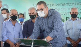 Alan Guedes e Reinaldo Azambuja assinam autorização para licitação das obras na Coronel Ponciano