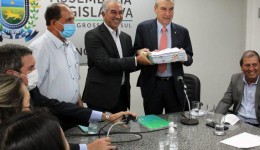 Reinaldo Azambuja anuncia reajuste geral de 10% para servidores de Mato Grosso do Sul