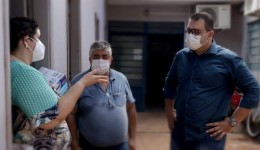Alan Guedes acompanha entrega de insumos para saúde em Dourados