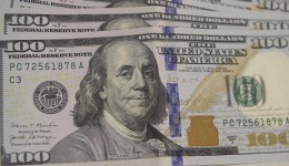 Dólar encosta em R$ 5,16 e atinge maior valor em quase um mês