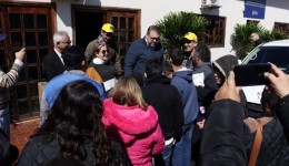 Alan Guedes recebe alunos da Pestalozzi no gabinete itinerante na Expoagro