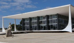 STF derruba decisão de Nunes Marques que devolveu mandato a deputado