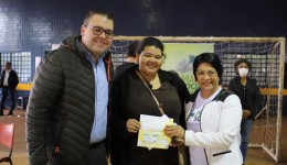 Alan Guedes participa da entrega dos cartões do programa Mais Social