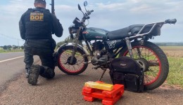 Jovens são presos pelo DOF transportando droga em motocicleta na MS-289