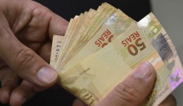 Caixa paga Bolsa Família a beneficiários de NIS com final 8