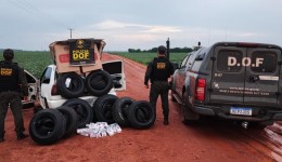 Polícia apreende veículo abandonado com 200 pacotes de cigarros e pneus